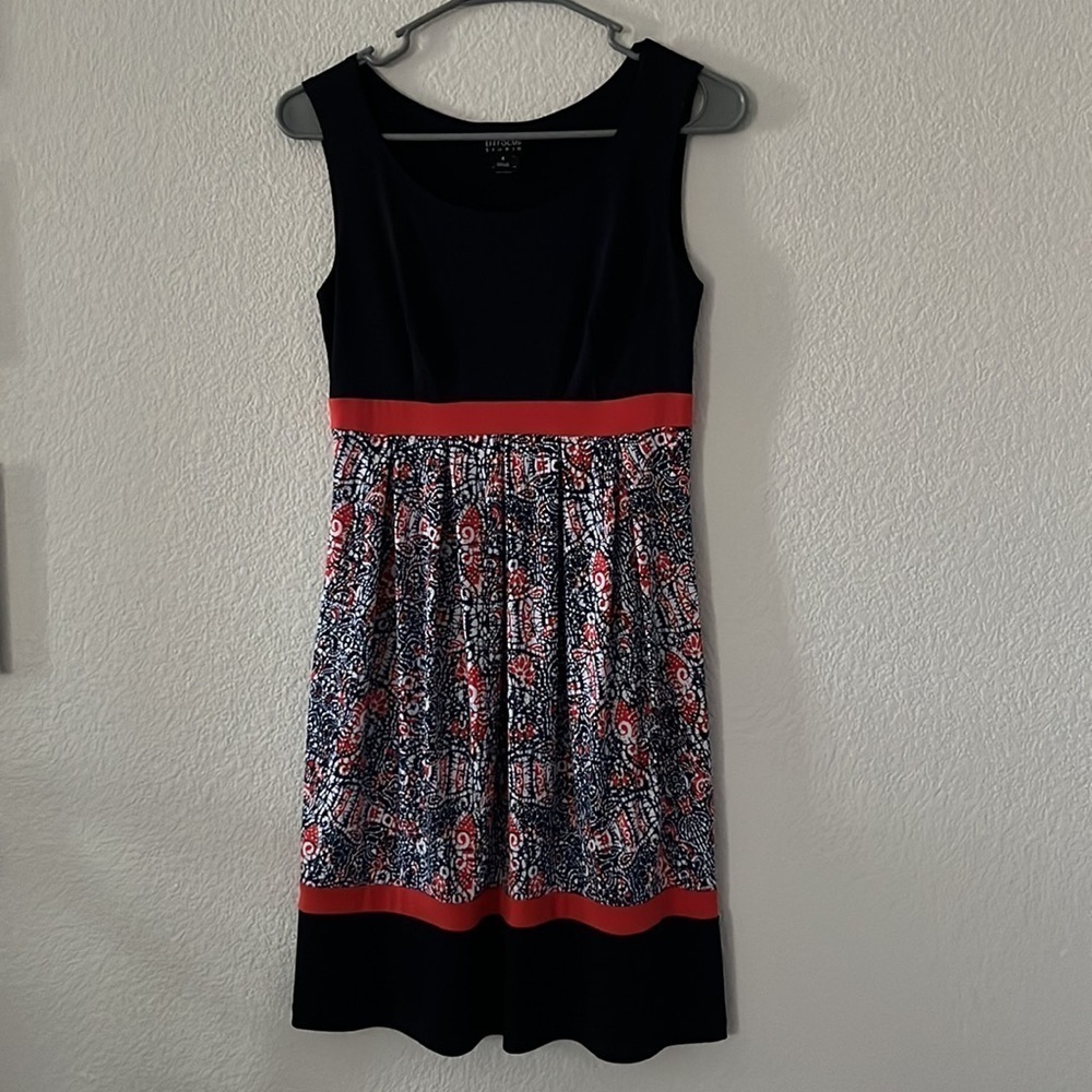 - En focus dress size 6. Worn once
